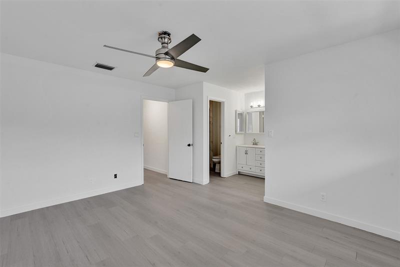 Image 14 of 29 For 4407 20th St  450