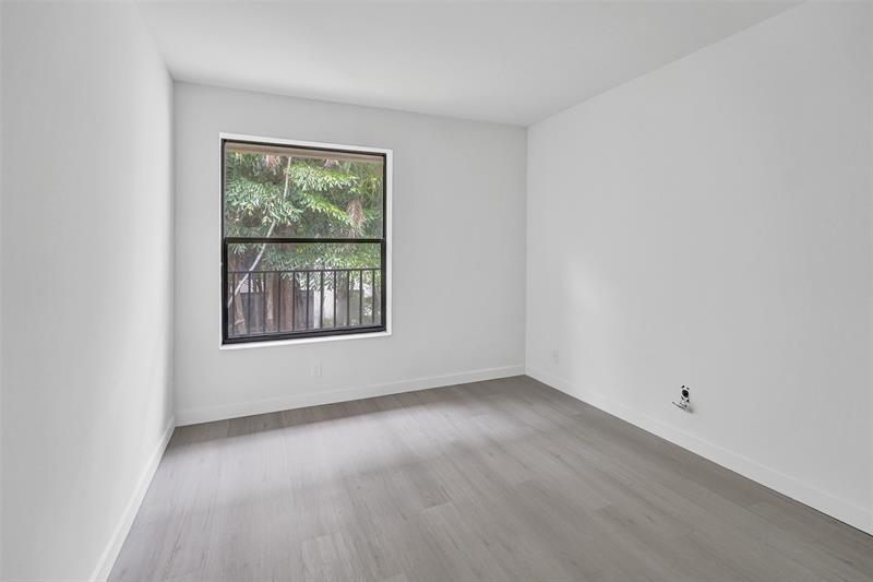 Image 16 of 29 For 4407 20th St  450