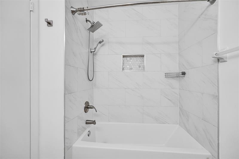 Image 18 of 29 For 4407 20th St  450