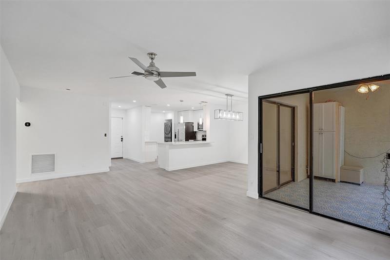 Image 4 of 29 For 4407 20th St  450