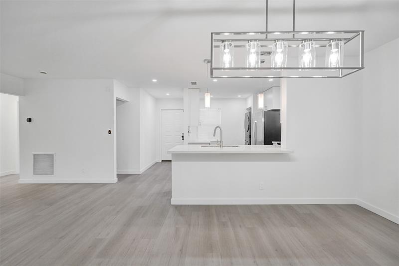 Image 5 of 29 For 4407 20th St  450