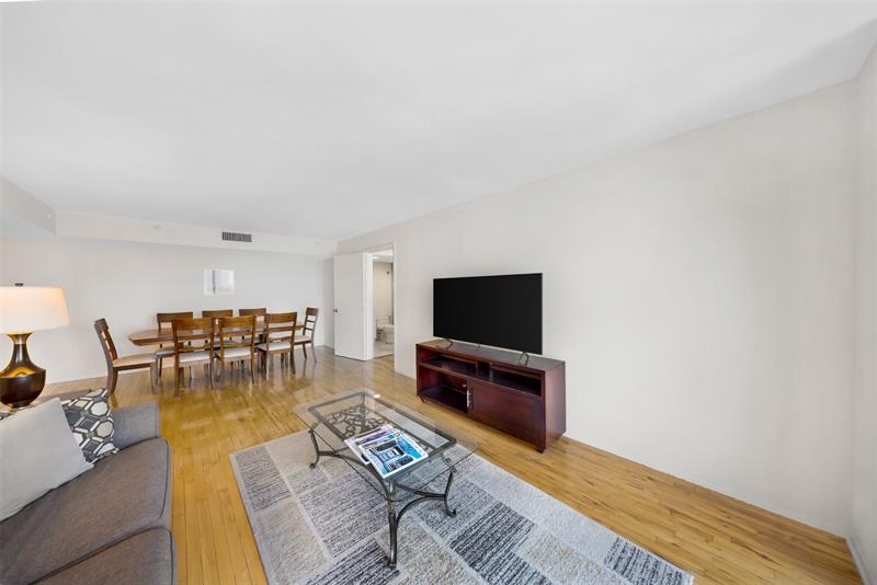 Image 12 of 33 For 18181 31st Ct  804