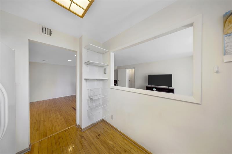 Image 16 of 33 For 18181 31st Ct  804