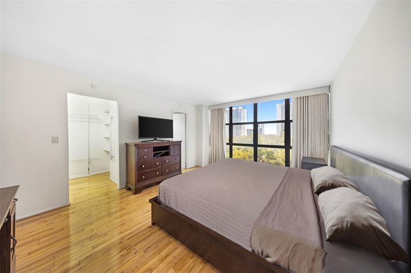 Image 18 of 33 For 18181 31st Ct  804