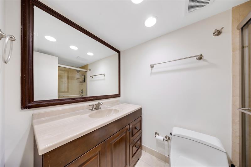 Image 21 of 33 For 18181 31st Ct  804