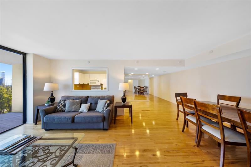 Image 9 of 33 For 18181 31st Ct  804