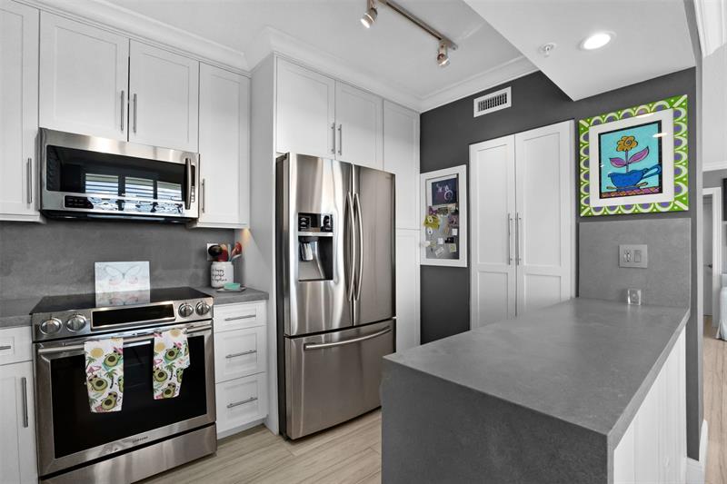 Image 15 of 53 For 600 Las Olas Blvd  602s