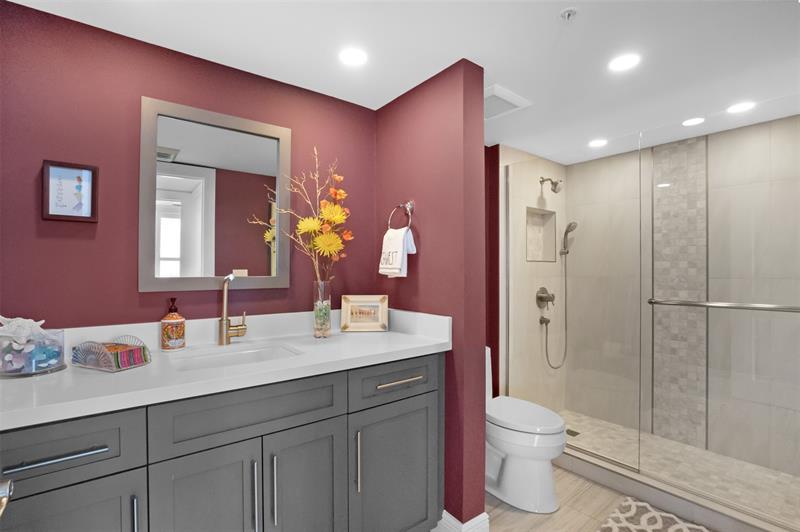Image 31 of 53 For 600 Las Olas Blvd  602s