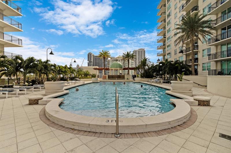 Image 43 of 53 For 600 Las Olas Blvd  602s