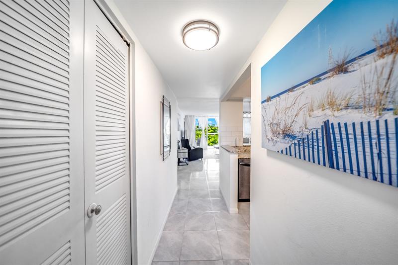Image 10 of 26 For 3581 Ocean Boulevard  3b