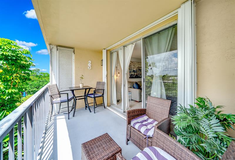 Image 12 of 26 For 3581 Ocean Boulevard  3b
