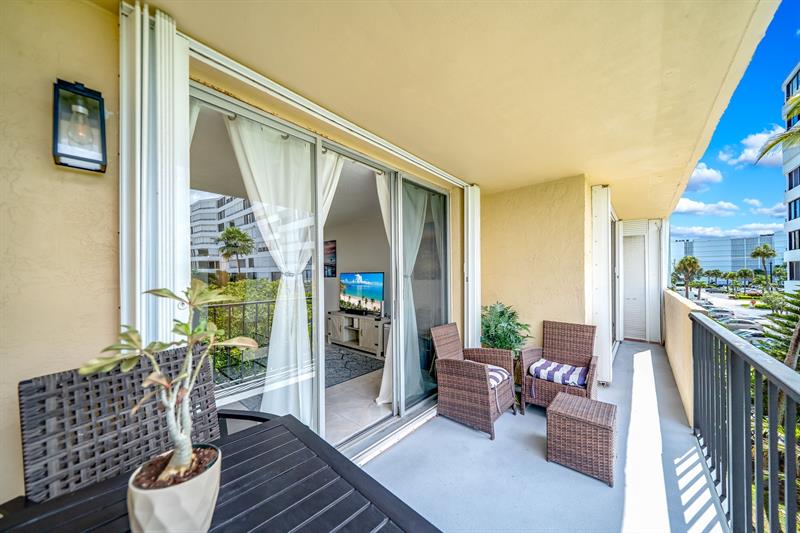 Image 13 of 26 For 3581 Ocean Boulevard  3b