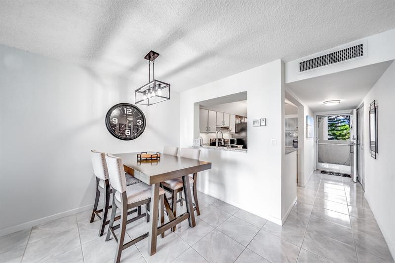 Image 7 of 26 For 3581 Ocean Boulevard  3b