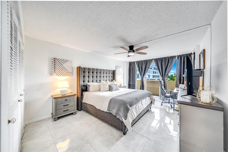 Image 8 of 26 For 3581 Ocean Boulevard  3b