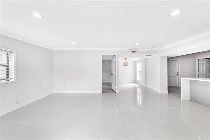 Image 10 of 27 For 700 3rd Avenue