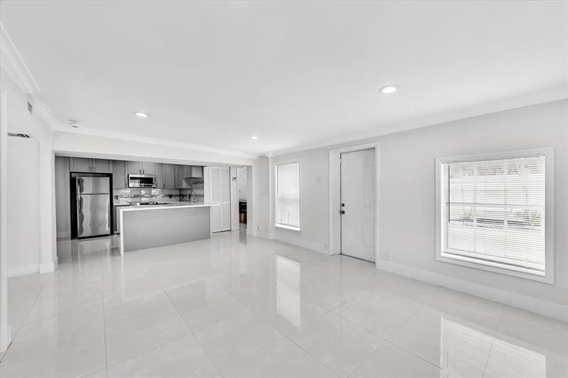 Image 13 of 27 For 700 3rd Avenue