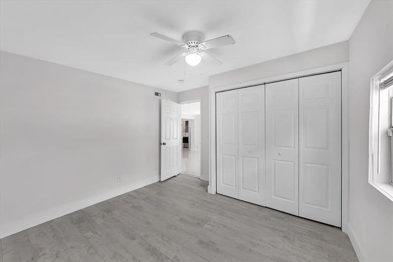 Image 17 of 27 For 700 3rd Avenue
