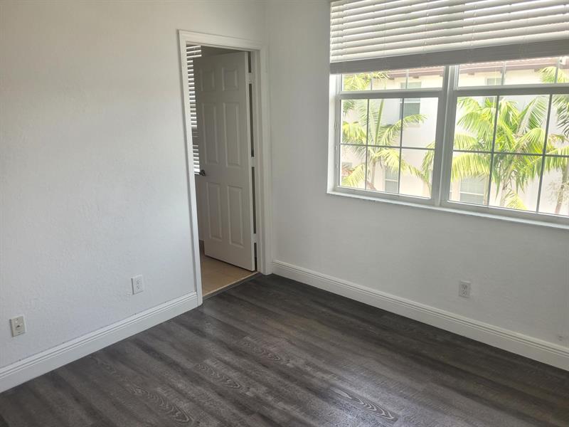 Image 12 of 17 For 2578 119th Way