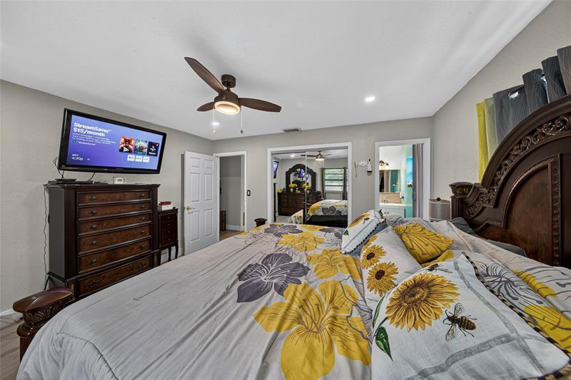 Image 11 of 22 For 640 28th Way