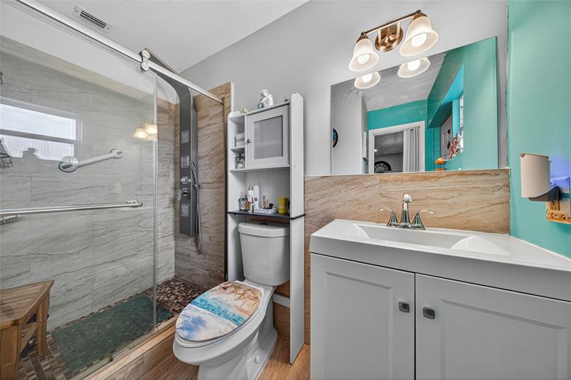Image 12 of 22 For 640 28th Way