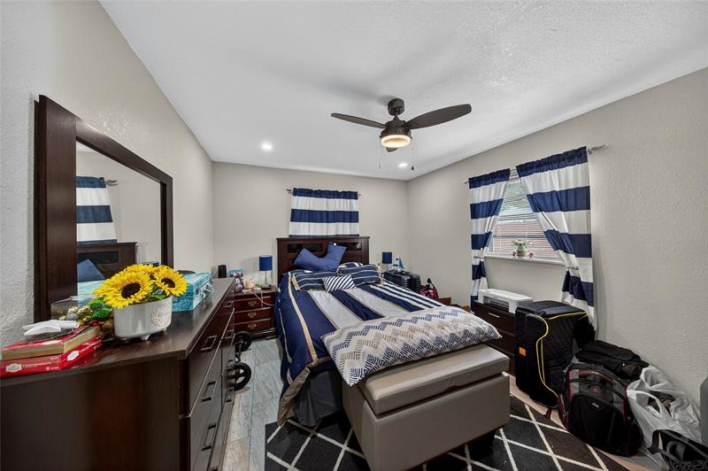 Image 13 of 22 For 640 28th Way