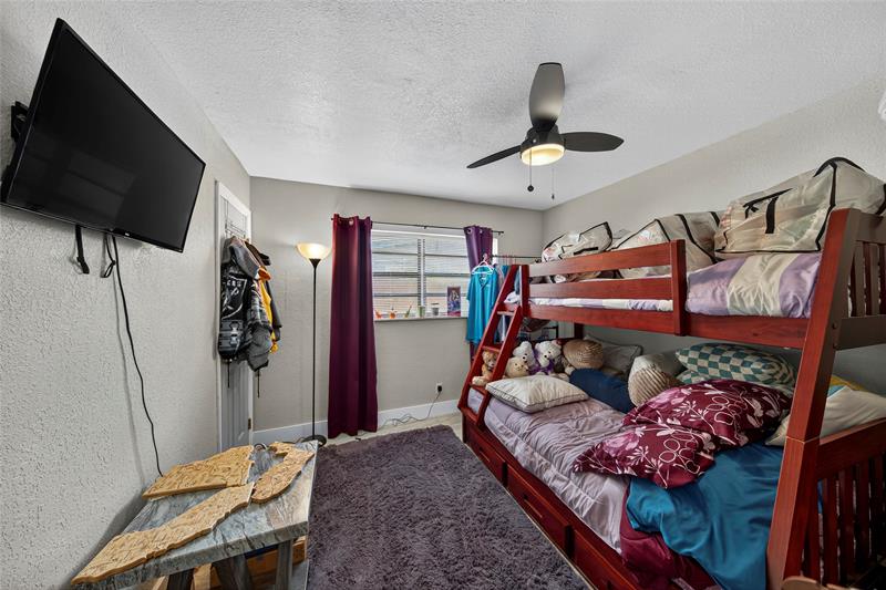 Image 14 of 22 For 640 28th Way