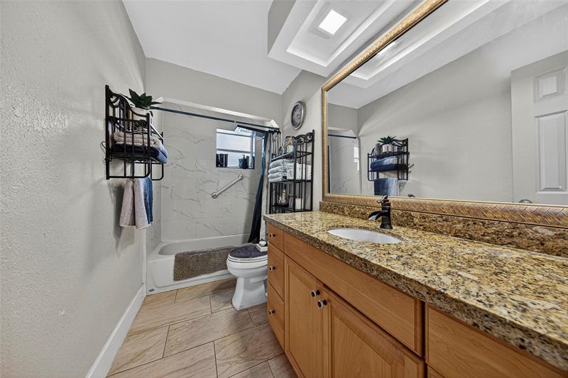 Image 15 of 22 For 640 28th Way