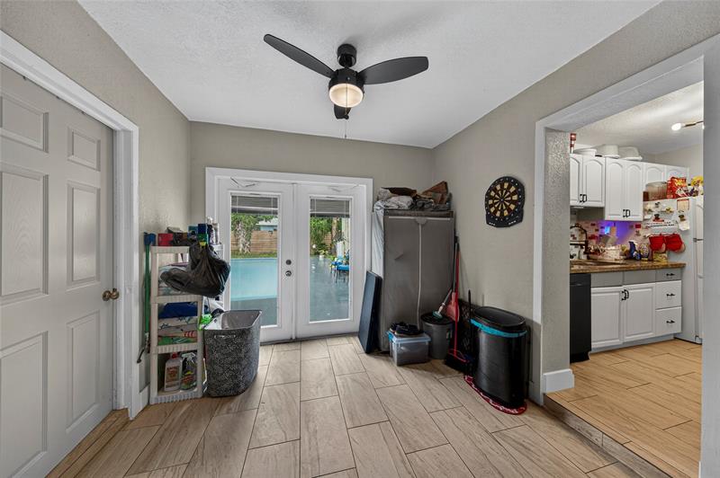 Image 18 of 22 For 640 28th Way