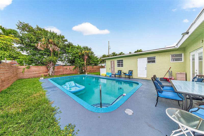Image 20 of 22 For 640 28th Way