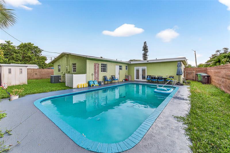 Image 21 of 22 For 640 28th Way