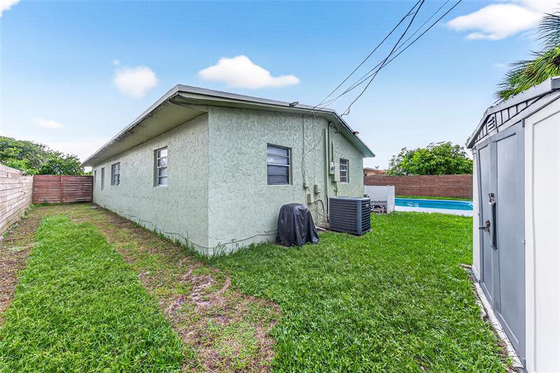 Image 22 of 22 For 640 28th Way