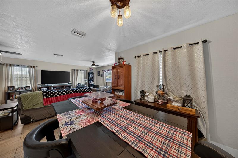 Image 8 of 22 For 640 28th Way
