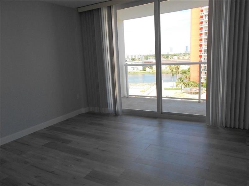 Image 12 of 16 For 1301 Miami Gardens Dr  723w