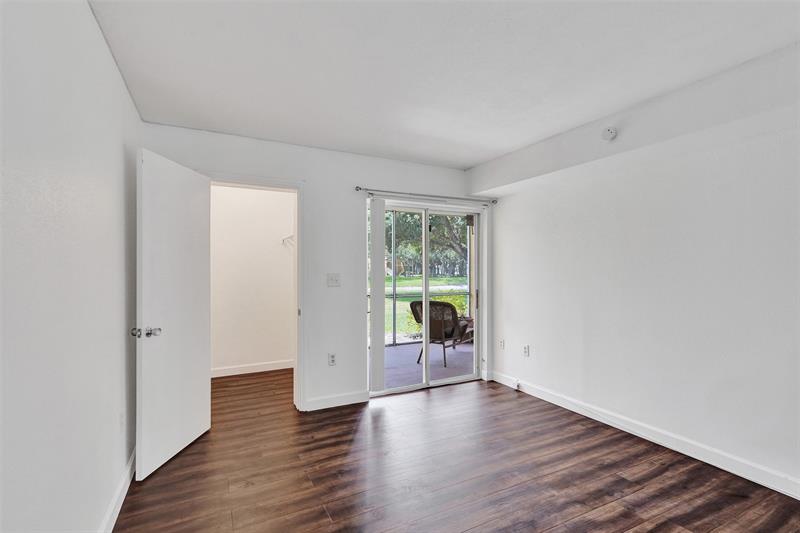Image 10 of 37 For 2371 33rd St  706