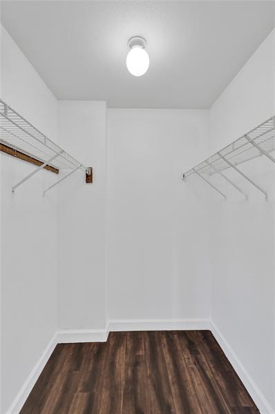 Image 14 of 37 For 2371 33rd St  706