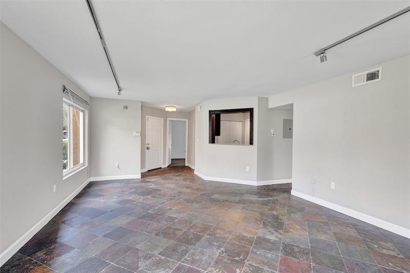 Image 6 of 37 For 2371 33rd St  706