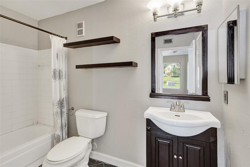 Image 8 of 37 For 2371 33rd St  706