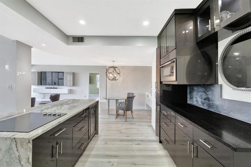 Image 21 of 50 For 3333 34th St  608