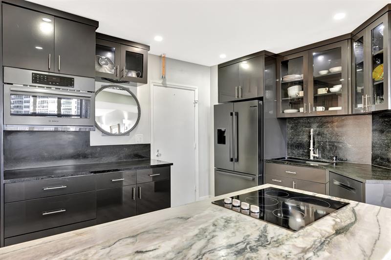 Image 22 of 50 For 3333 34th St  608