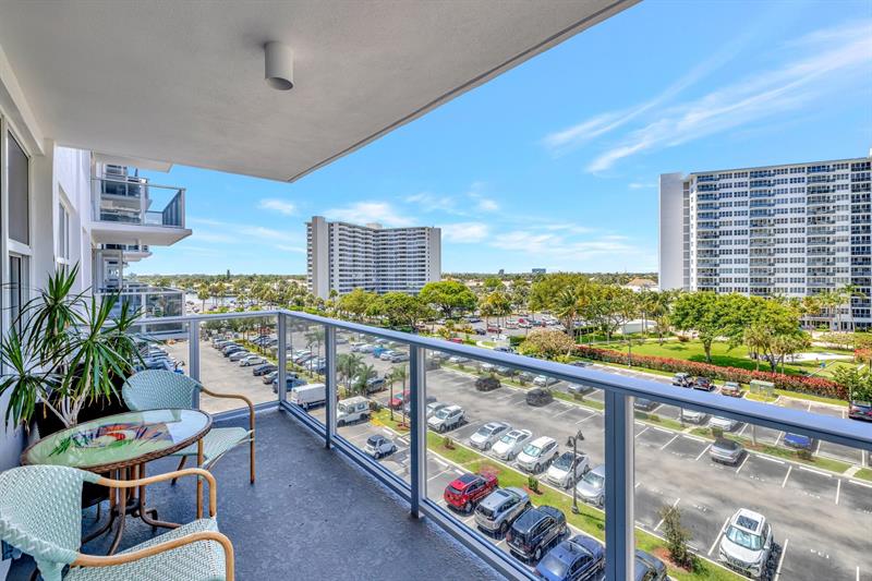 Image 31 of 50 For 3333 34th St  608