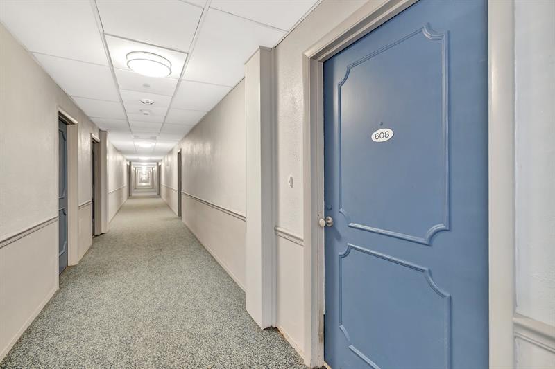 Image 38 of 50 For 3333 34th St  608