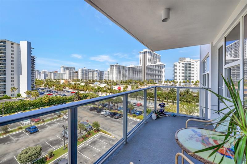 Image 4 of 50 For 3333 34th St  608