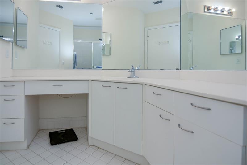 Image 22 of 52 For 5147 Europa Dr  B