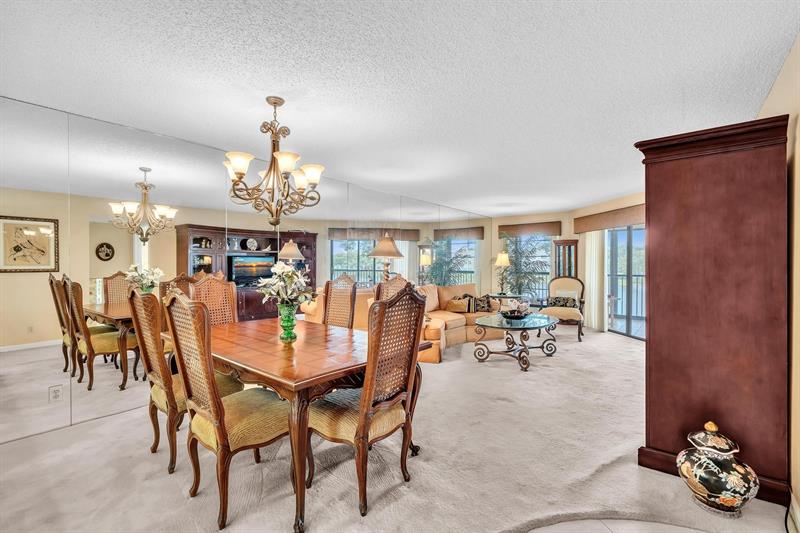 Image 19 of 84 For 7449 Fairfax Dr  211