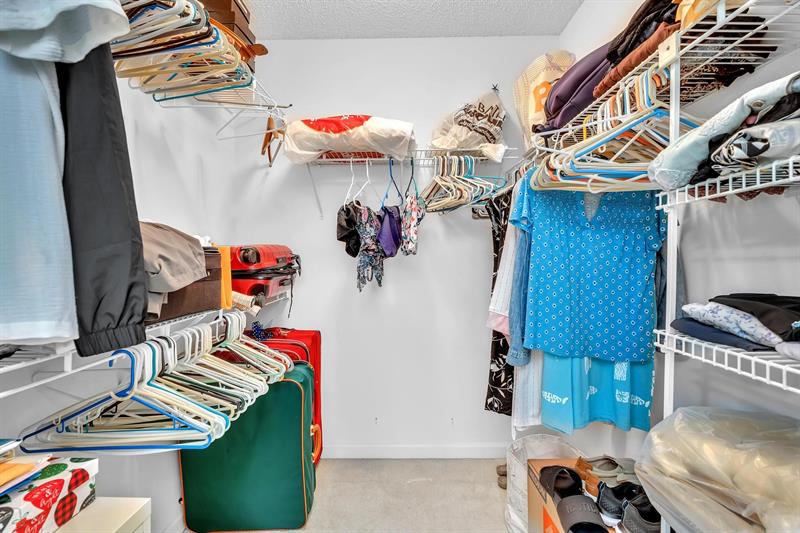 Image 29 of 84 For 7449 Fairfax Dr  211