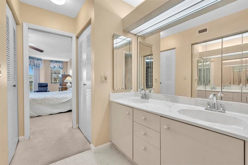 Image 30 of 84 For 7449 Fairfax Dr  211