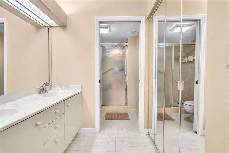 Image 31 of 84 For 7449 Fairfax Dr  211