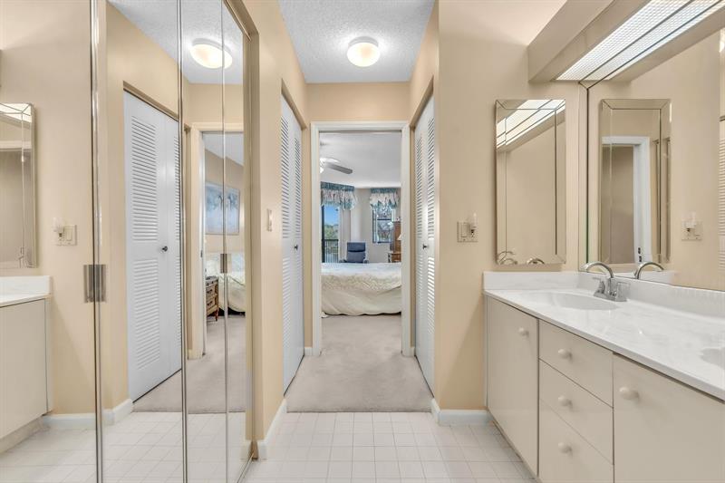 Image 33 of 84 For 7449 Fairfax Dr  211