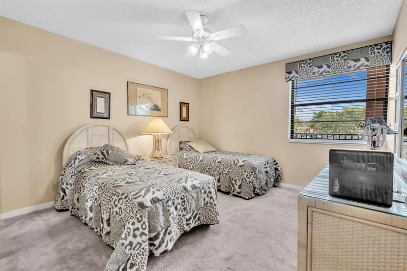 Image 35 of 84 For 7449 Fairfax Dr  211