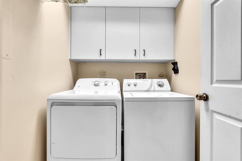 Image 39 of 84 For 7449 Fairfax Dr  211